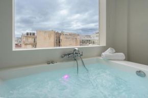 Dema's Luxury Suites (E8)